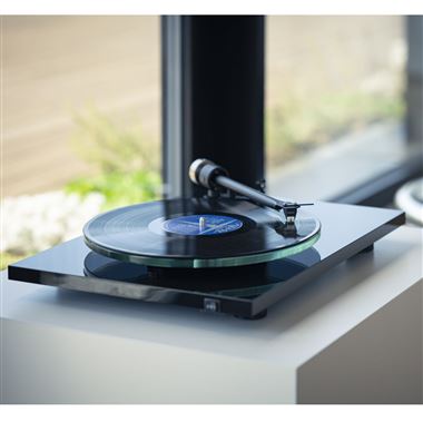 Project T2 Super Phono Turntable with built-in MM Phono stage